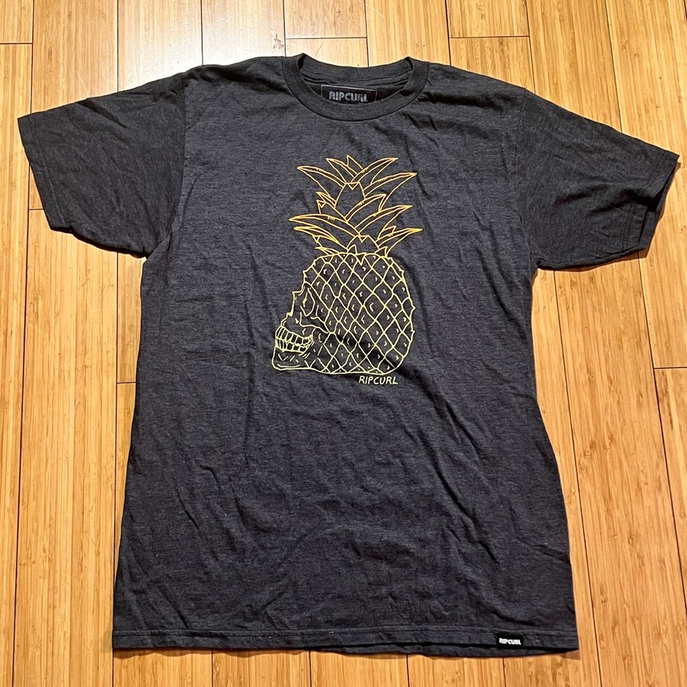 Ripcurl Graphic Tee ~ Men’s Small